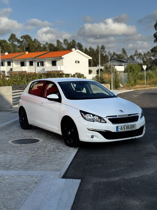 Peugeot 308 — fotografia 2