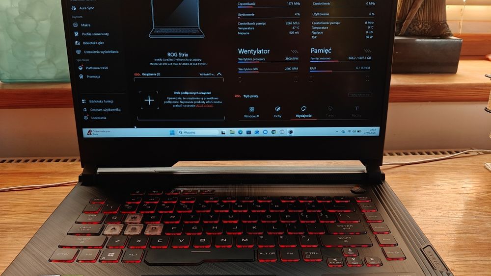 Asus rog stix G/ i7-9750h/gtx1660ti/16g tam/ 512ssd+1tb HDD/120hz/17cali/