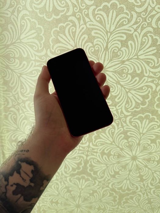 iPhone 13 128GB Red