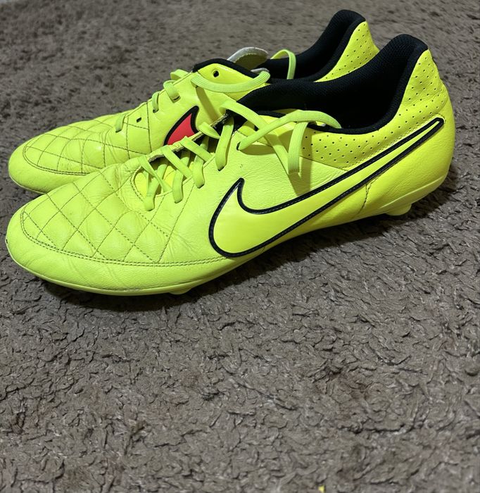 Бутси Nike Tiempo на залізних шипах б/в 44,5 розмір