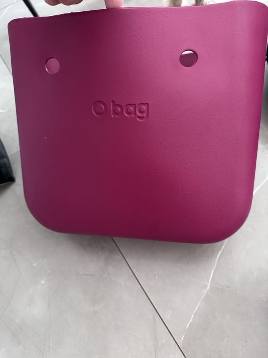 O bag body w kolorze fuksja Sangria
