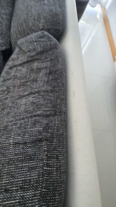 Sofa em pele sintetico e tecido