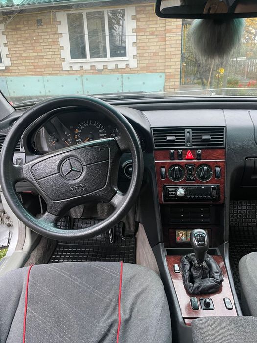 Продам обмін мерседес C180