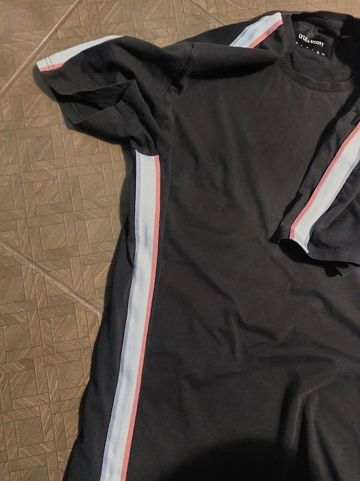 Чорна футболка Lyle&Scott