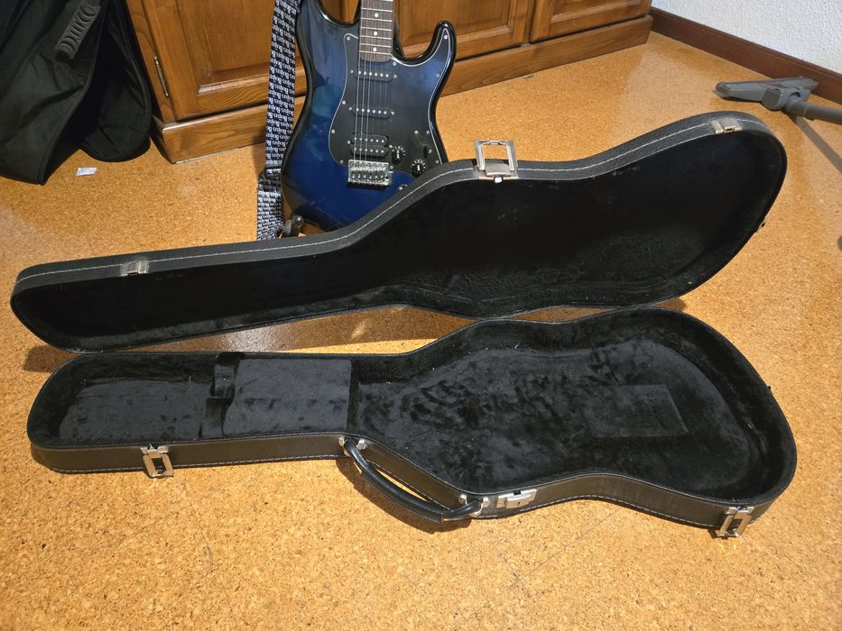 Estojo Rígido para Guitarra Elétrica Stratocaster