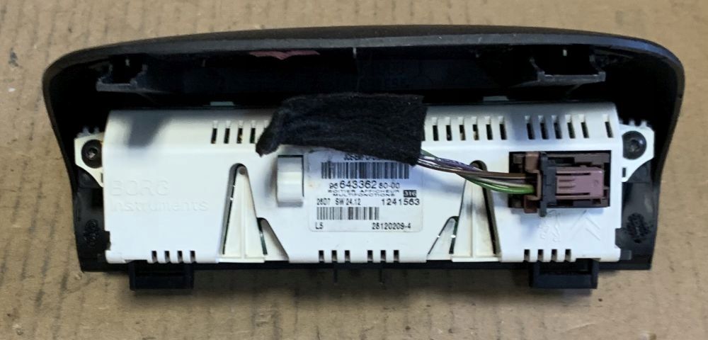 Wyświetlacz Ekran Radia Peugeot