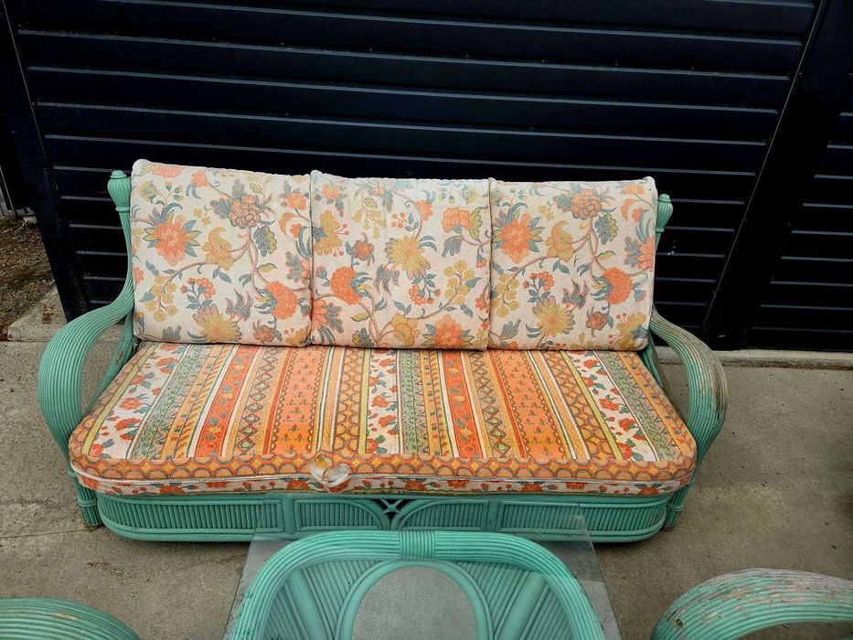 Komplet rattanowy z poduszkami – sofa + fotele + ława