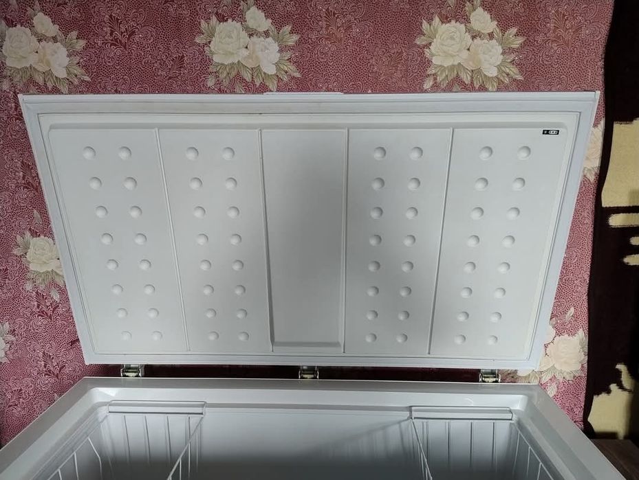 Продам морозильну камеру Elenberg на 300л.