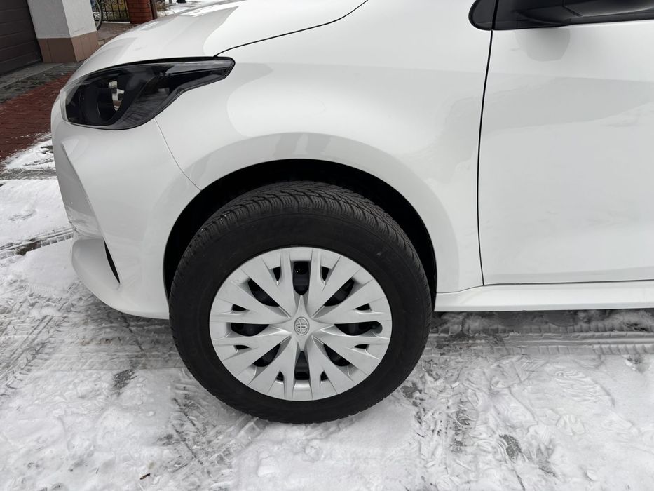 Toyota Yaris IV 1.5 2021 r.