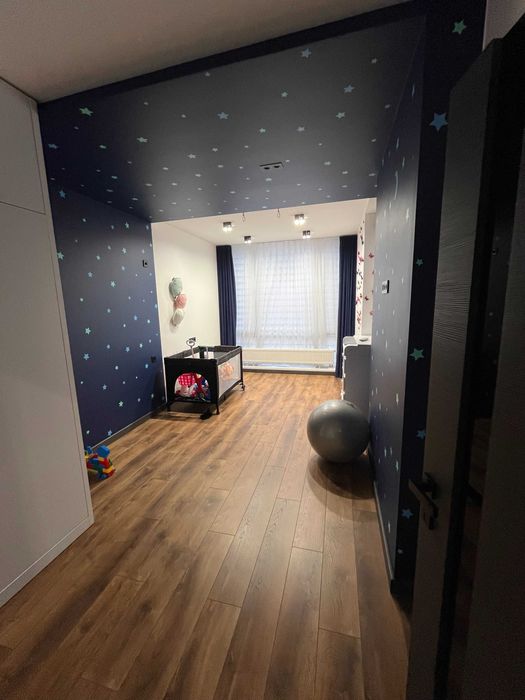 Продає 3-х кім квартири в заселеній новобудові Дублями