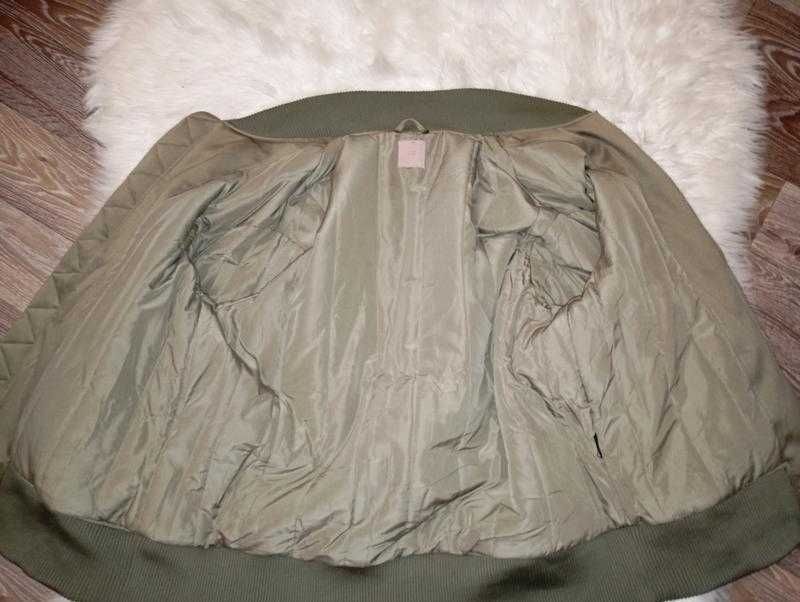 Утеплена куртка бомбер р 54 - 56
H&M