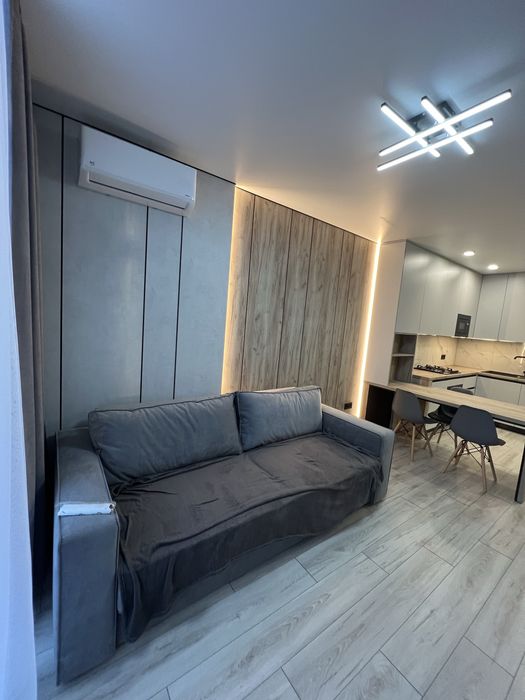 Оренда 2 кімнатної квартири + кухня студія.  Перша здача.