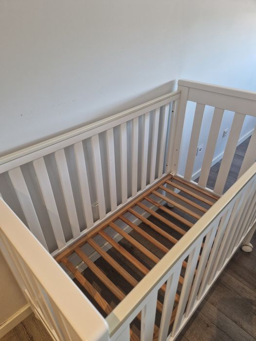 Cama de grades Trama