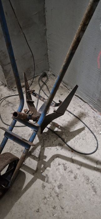 Ручной окучиватель