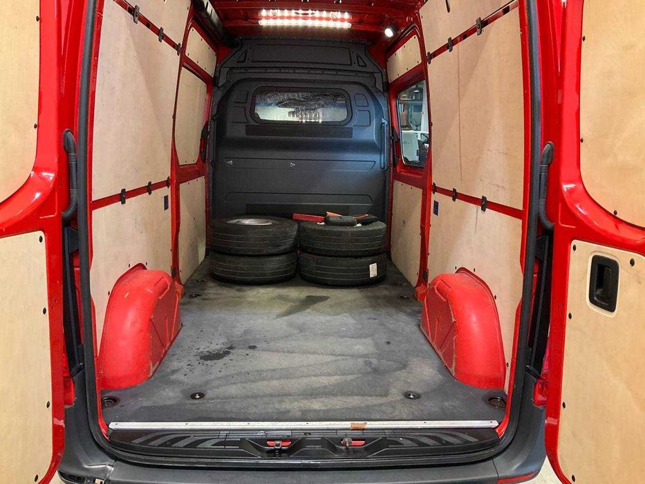 MERSEDES eSprinter electrica 54kw 200km 11м3