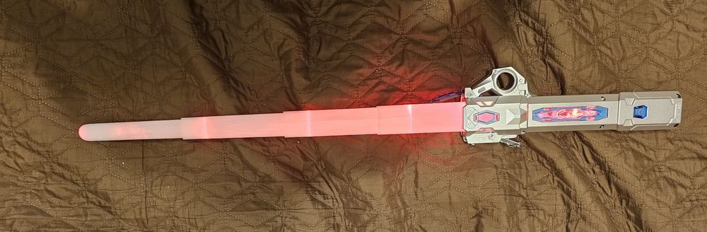 Miecz świetlny z dźwiękiem