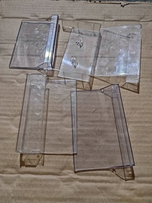 Pudełka na kasety magnetofonowe