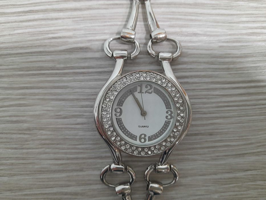 Damski zegarek z kryształkami elegancki bransoletka bez niklu srebrny