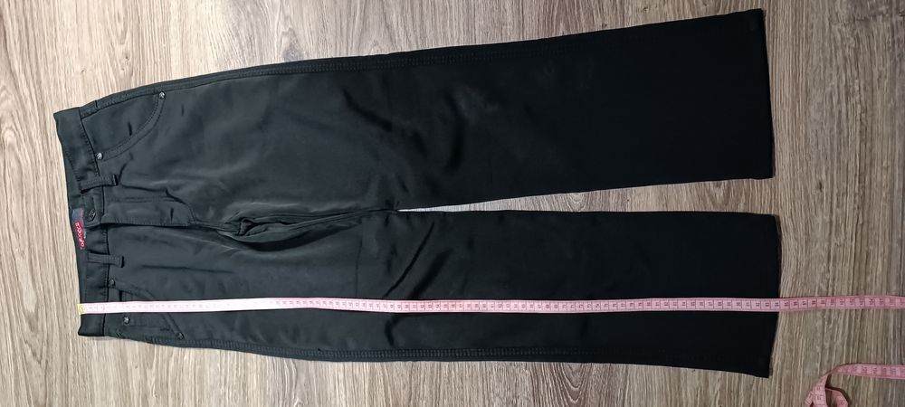 Пальто-пуховик фірмовий на 9-10років, джинси чорні теплі