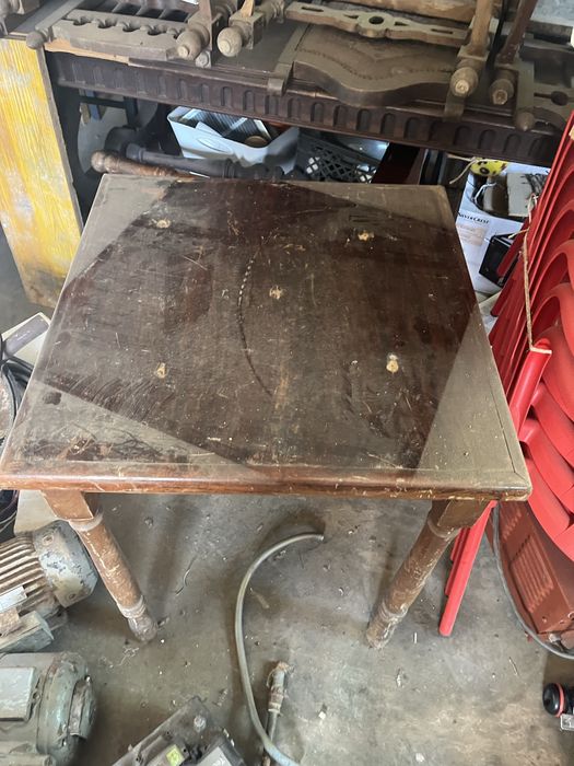 6 Mesas em madeira (restauração) 60 x 60 cm