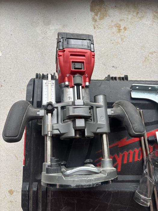 Frezarka Milwaukee m18