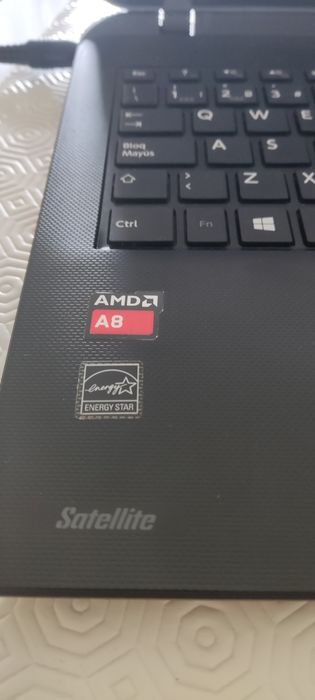 Portátil Toshiba com Ecrã Tactil/Touch