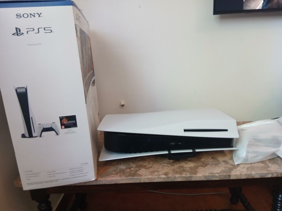 Ps5 825GB com leitor de disco + Dualsense novo por extrear + caixa