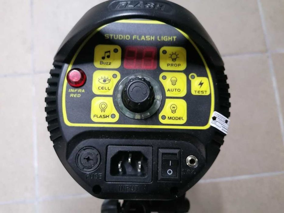 Lampa studyjna NEEWER S-300N