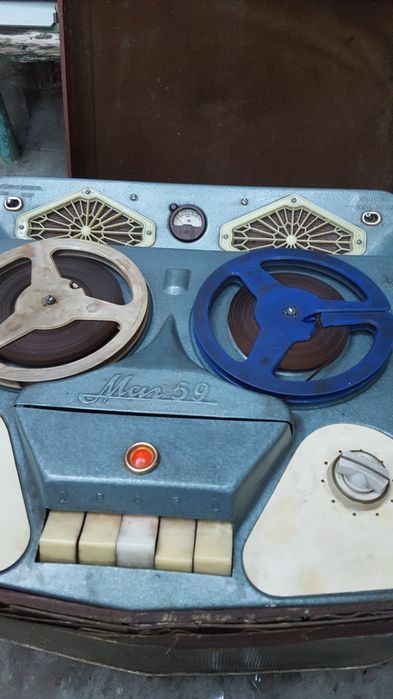 Магниафон  бабинный  ,Маг  59  в   рабочем состоянии   вес 50 кг.