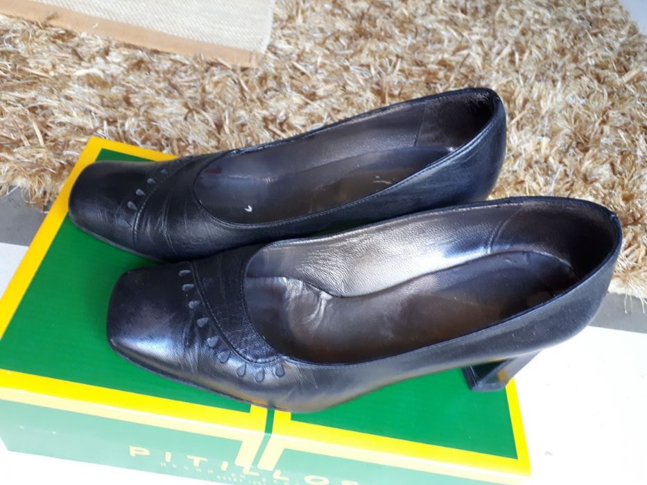 Sapatos senhora pretos tamanho 37