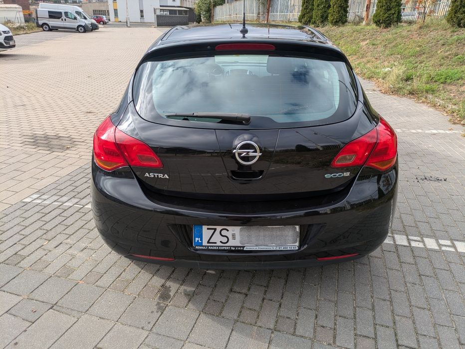 Bezwypadkowa, Garażowana i zadbana Astra