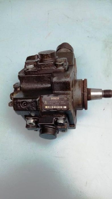 ТНВД топливный насос 3.0 TDI V6 Volkswagen Touareg Audi Q7 059130755S