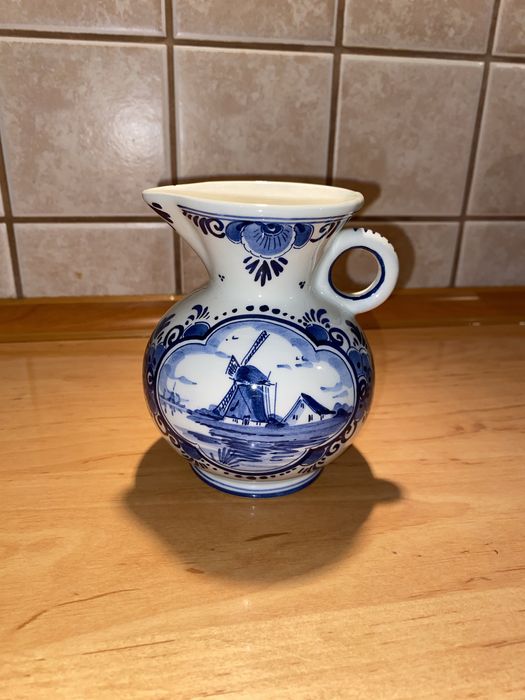 Porcelanowy dzbanek Delf
