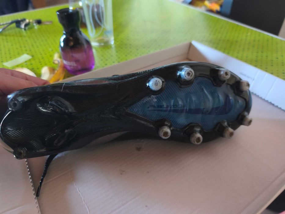 Chuteiras Nike novas