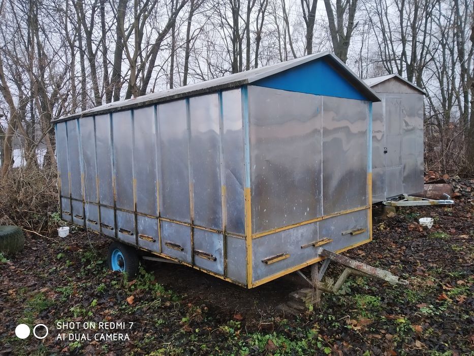 Бджолопавільон на 19 сімей