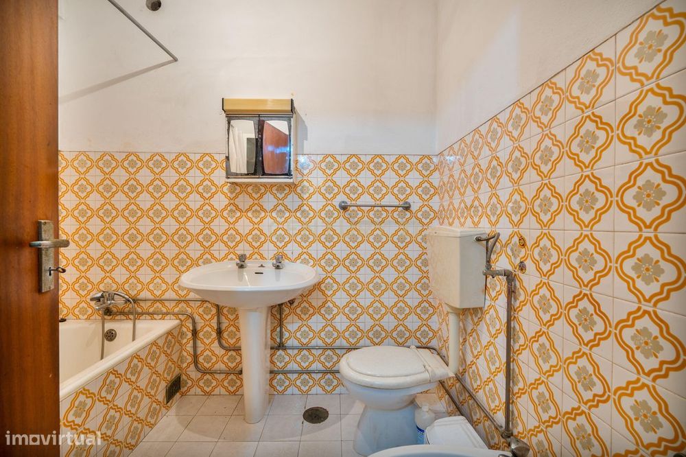 T3 com área de 110m² no Centro Histórico de Silves: para Renovar e Faz