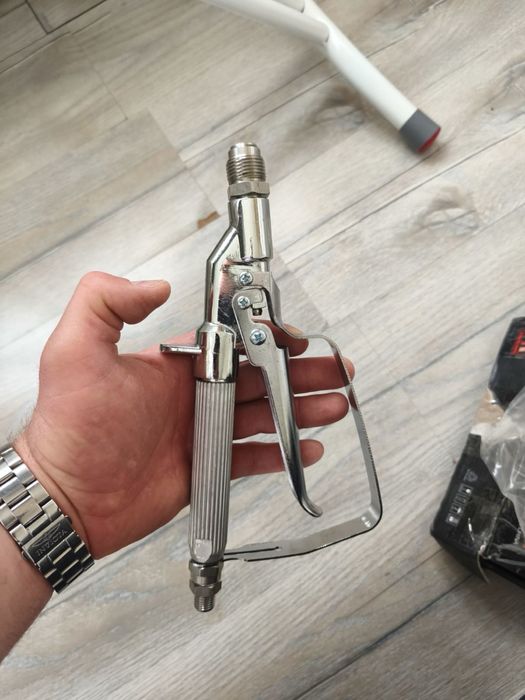 Пістолет для фарбопульта,для стель.