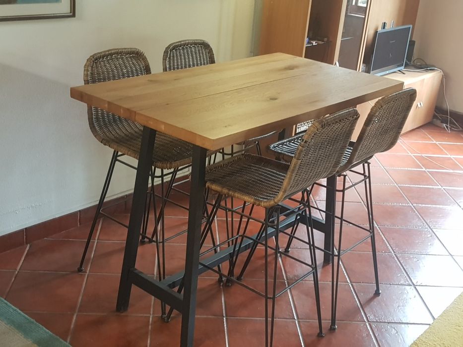 Mesa Alta em madeira e ferro