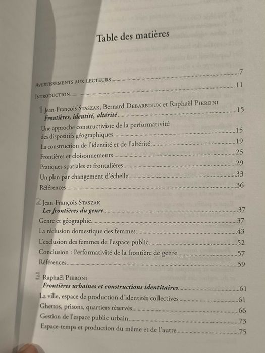Frontières En Tous Genres ; Cloisonnement Spatial Et Identitaires