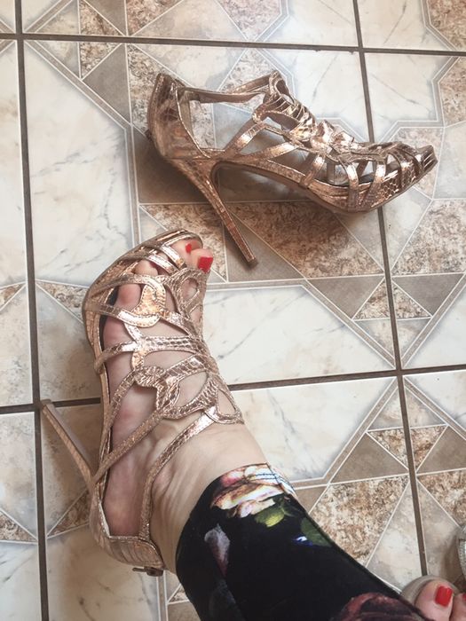 Markowe buty Miss Selfridge i Lipsy London