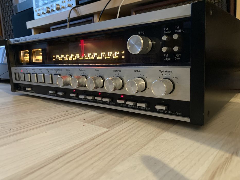 Tandberg TR 2080 amplituner