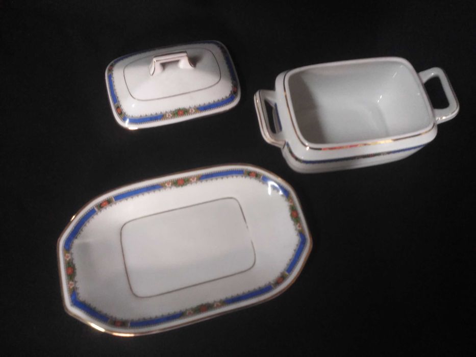 Vista Alegre - Molheira com base apresentadora marca de 1924 a 1947