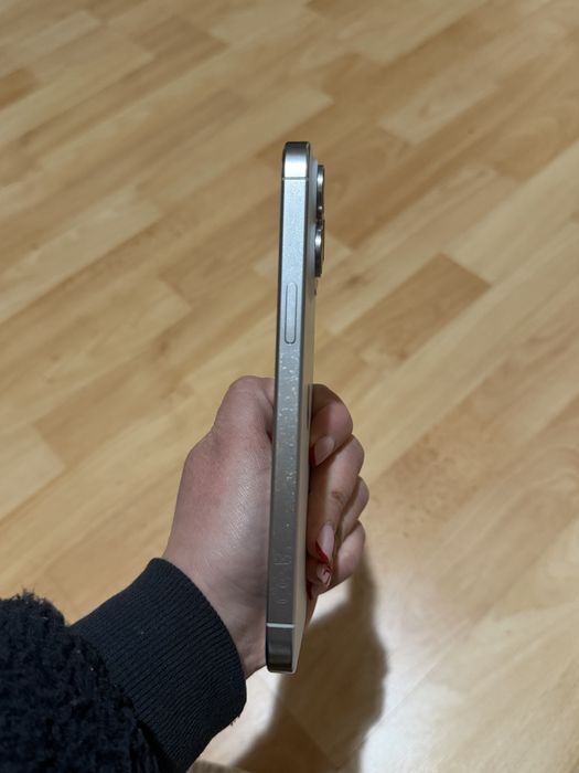 Sprzedam iPhone 15 Pro Max 256 GB – kolor bialy