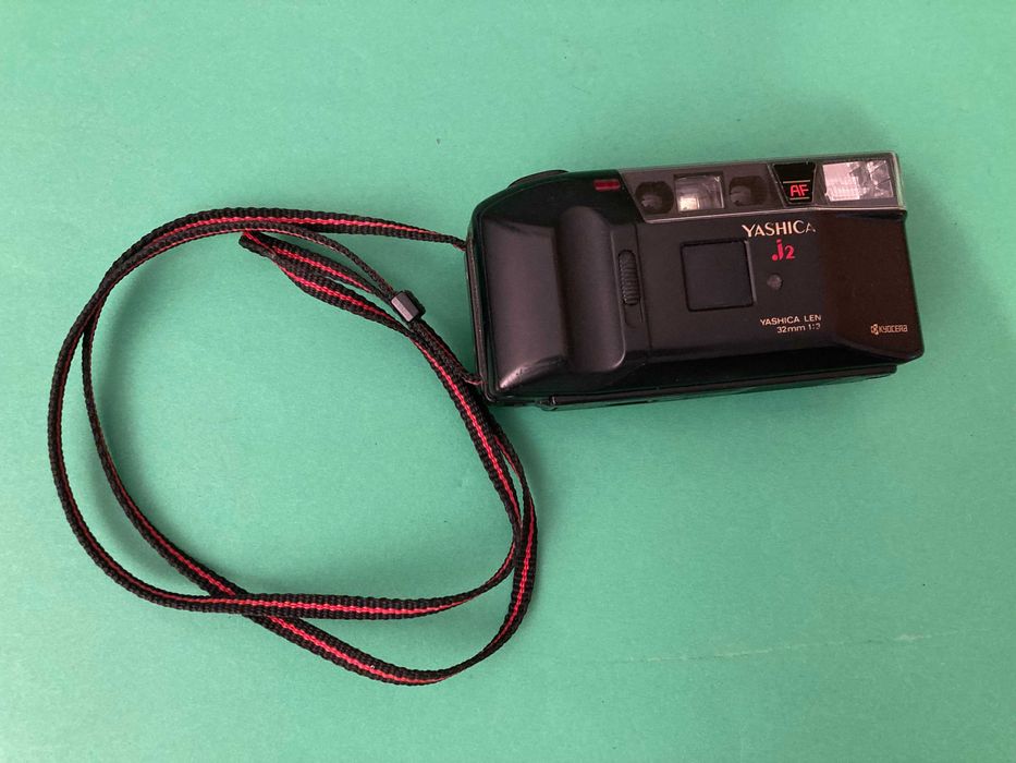 Máquina Fotográfica Vintage Yashica AF-J2 32 mm