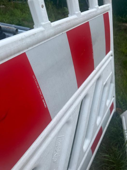 Barierki drogowe zapory ogrodzenie budowlane Zeppelin 16 szt + 16 stóp