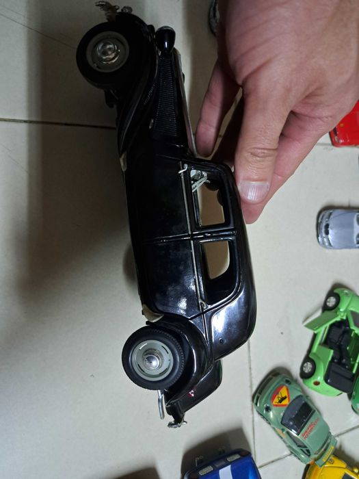 Citroen 15cv 6 cyl (1952) esc. 1/18