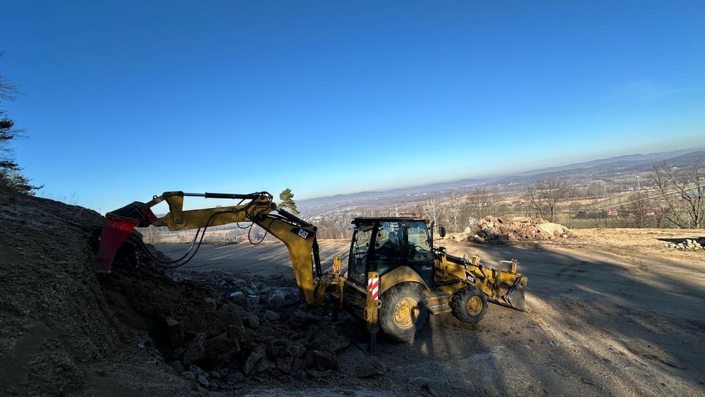 Usługi Koparko-ładowarką , Młot ,Mini Koparka 2.5 t