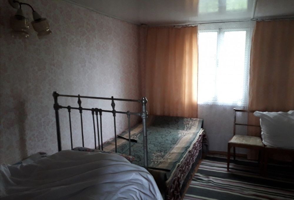 Дача з земельної ділянкою