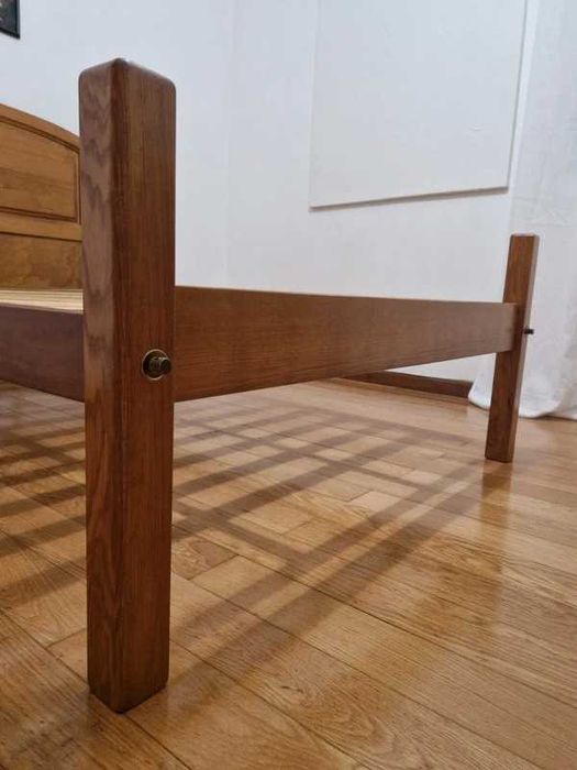 Cama de madeira corpo e meio com estrado