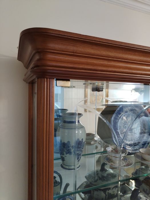 Móvel Vitrine Madeira e Vidro c/ luz 180x100x30